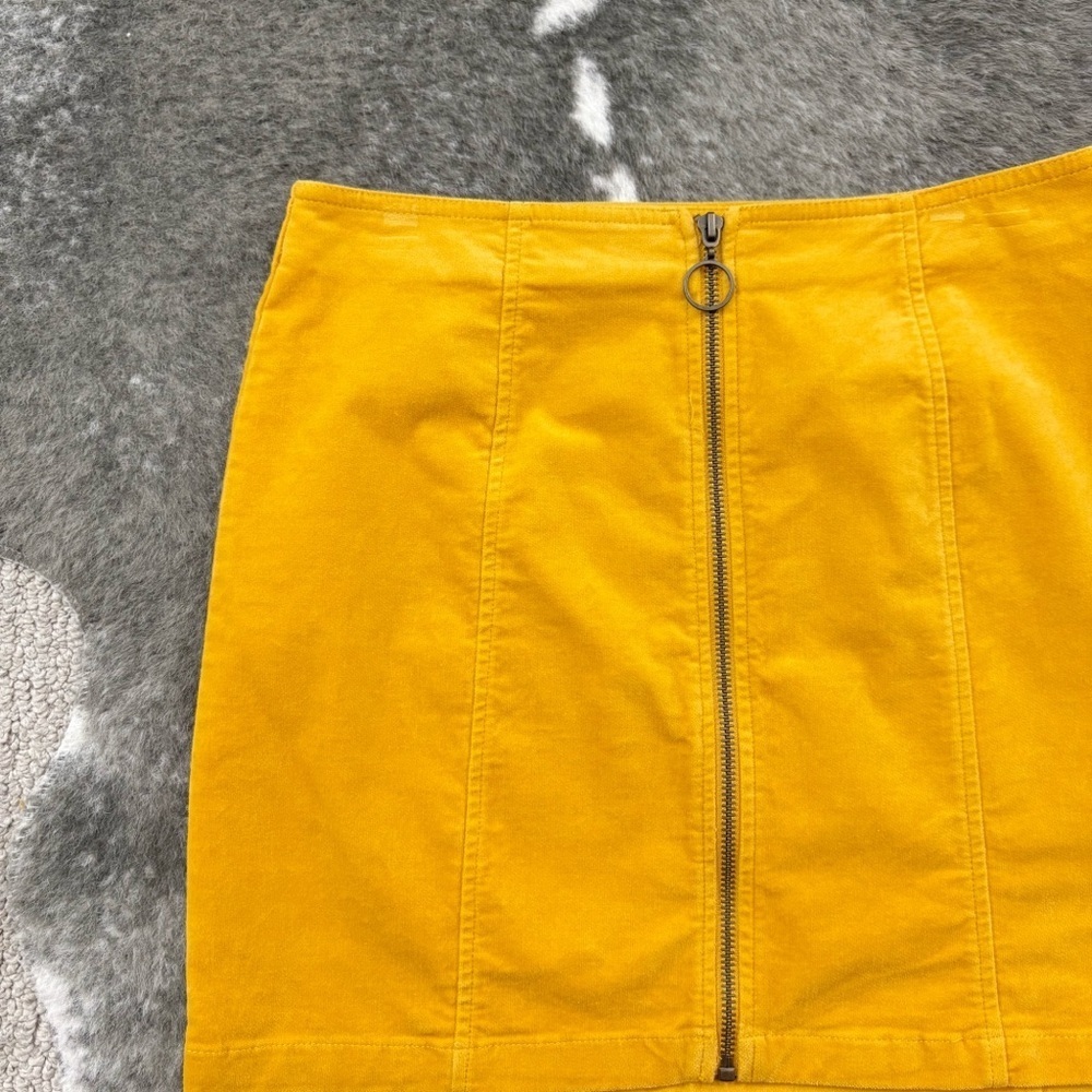 F21 Zipper Front Mustard Velvet Mini Skirt Medium - Picture 2 of 10